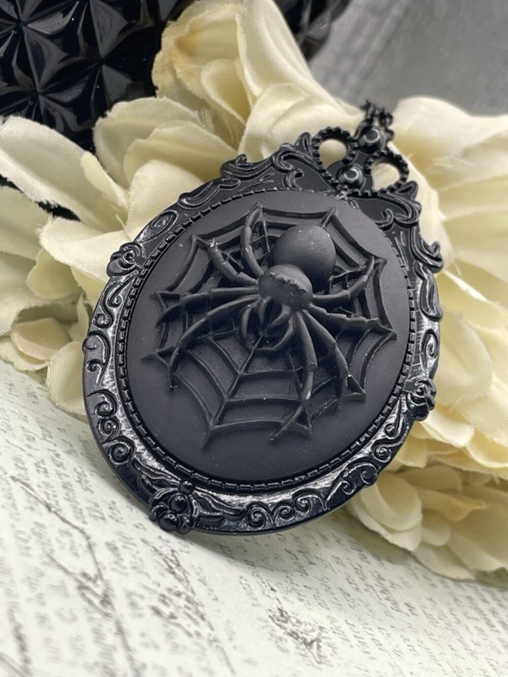 Black Widow Spider Cameo Web Necklace Pendant Brooch Pin Hat Halloween Jewelry